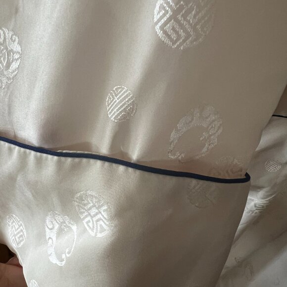 Vintage Ivory Robe Made in Shanghai w/Ship Emblem Size 42 100% Pure Silk - Picture 5 of 14